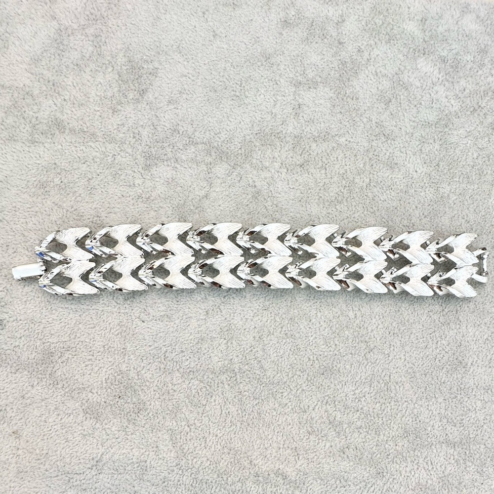 Vintage Chunky Wide Shiny And Satin Finish Silver Tone Link Chain Bracelet
